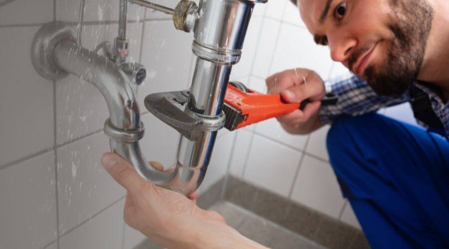 Expert burst pipe repair services in Glandorf, OH